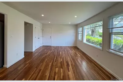 35 Dunes Lane #First Floor, Port Washington, NY 11050 - Photo 3