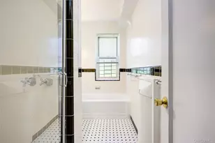 76-35 113th St, Forest Hills, NY 11375 - Photo 29