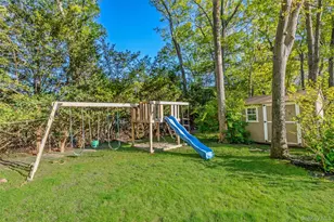 15 Oxbow Rd, Patchogue, NY 11772 - Photo 11
