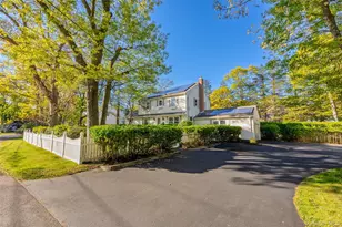 15 Oxbow Rd, Patchogue, NY 11772 - Photo 5