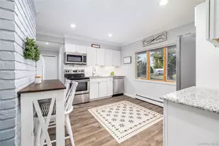 10 Rural Ln, Levittown, NY 11756 - Photo 7