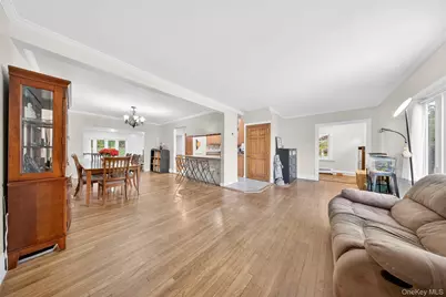 260 Shoreward Drive, Great Neck, NY 11021 - Photo 5