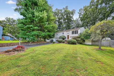 731 Manette Lane, Valley Cottage, NY 10989 - Photo 5