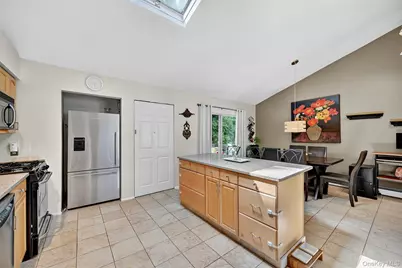 731 Manette Lane, Valley Cottage, NY 10989 - Photo 15