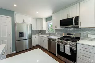 22 Oriole Dr, Poughkeepsie, NY 12601 - Photo 13