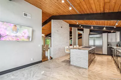 27 Parkway Drive, Roslyn Heights, NY 11577 - Photo 5