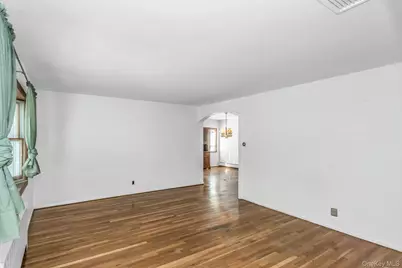 22 Leuce Place, Glen Cove, NY 11542 - Photo 3
