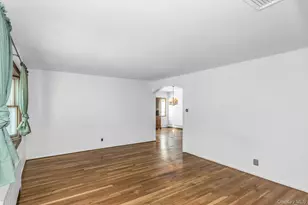 22 Leuce Pl, Glen Cove, NY 11542 - Photo 3