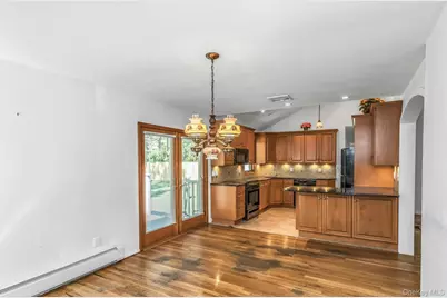 22 Leuce Place, Glen Cove, NY 11542 - Photo 7