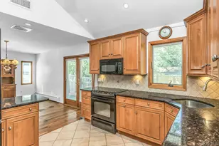 22 Leuce Pl, Glen Cove, NY 11542 - Photo 9