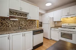4 Sadore Ln, Yonkers, NY 10710 - Photo 11