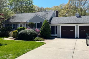 370 Washington Ave, Patchogue, NY 11772 - Photo 3