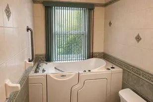 370 Washington Ave, Patchogue, NY 11772 - Photo 15