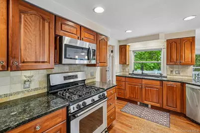 54 Hillside Avenue, Mount Kisco, NY 10549 - Photo 11