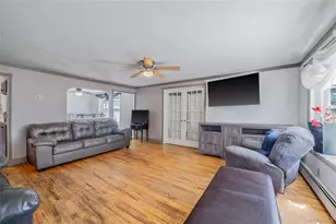 37 Grant Ave, Brentwood, NY 11717 - Photo 9