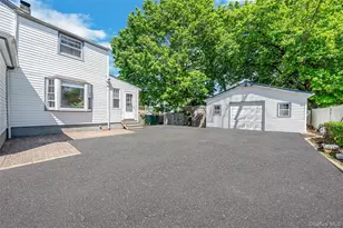 37 Grant Ave, Brentwood, NY 11717 - Photo 5