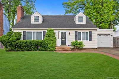 15 Purdue Road, Glen Cove, NY 11542 - Photo 1