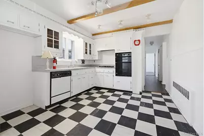 604 Logan Avenue, Bronx, NY 10465 - Photo 9