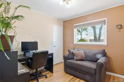 104 Emerson Avenue, Levittown, NY 11756 - Photo 17