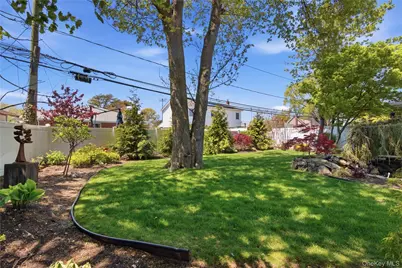 104 Emerson Avenue, Levittown, NY 11756 - Photo 25
