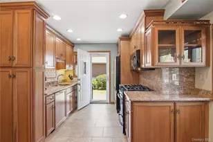 104 Emerson Ave, Levittown, NY 11756 - Photo 9
