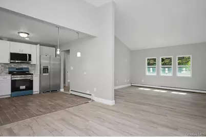 19 Englewood Terrace, Mahopac, NY 10541 - Photo 5
