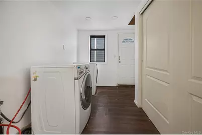 305 S 8th Street, New Hyde Park, NY 11040 - Photo 19