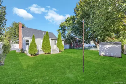 259 35th Street, Lindenhurst, NY 11757 - Photo 25