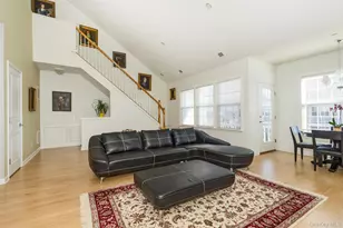 8 Wexford Ln, Oceanside, NY 11572 - Photo 3