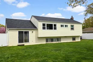 17 Grant St, Roosevelt, NY 11575 - Photo 3