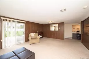 305 Kimberly Pl, West Islip, NY 11795 - Photo 29