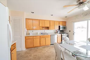 305 Kimberly Pl, West Islip, NY 11795 - Photo 19