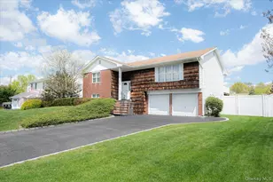 305 Kimberly Pl, West Islip, NY 11795 - Photo 3