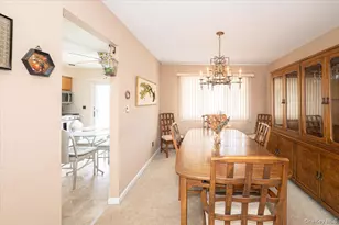 305 Kimberly Pl, West Islip, NY 11795 - Photo 23