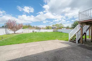 305 Kimberly Pl, West Islip, NY 11795 - Photo 41