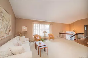 305 Kimberly Pl, West Islip, NY 11795 - Photo 25