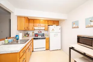 305 Kimberly Pl, West Islip, NY 11795 - Photo 35