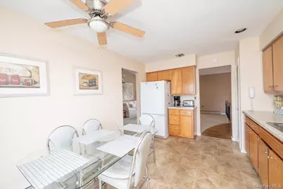 305 Kimberly Place, West Islip, NY 11795 - Photo 21