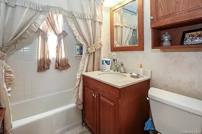 7833 74th Street, Glendale, NY 11385 - Photo 21