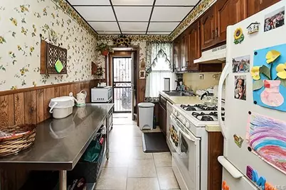 7833 74th Street, Glendale, NY 11385 - Photo 17