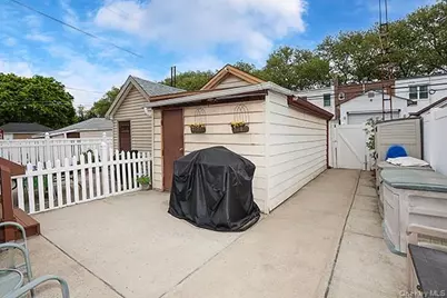 7833 74th Street, Glendale, NY 11385 - Photo 31