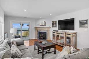 707 Bluffs Dr N, Calverton, NY 11933 - Photo 5