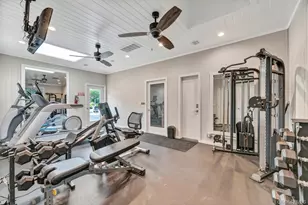 707 Bluffs Dr N, Calverton, NY 11933 - Photo 23