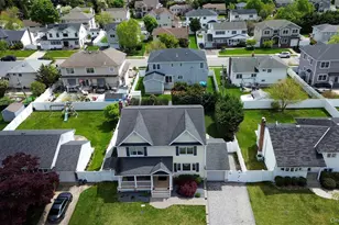 47 Syosset Cir, Syosset, NY 11791 - Photo 29