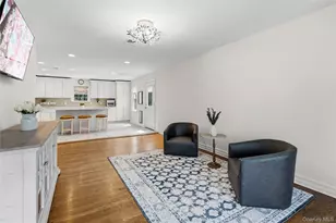 47 Syosset Cir, Syosset, NY 11791 - Photo 15