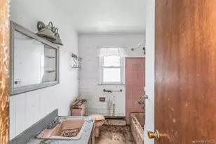 178 S Long Beach Rd, Rockville Centre, NY 11570 - Photo 3