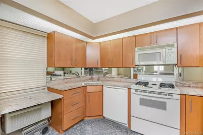 20725 Darren Drive #1804, Bayside, NY 11360 - Photo 15