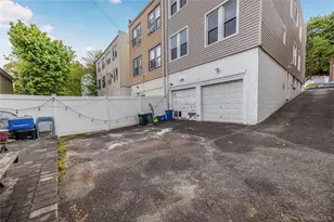 151 Burhans Ave, Yonkers, NY 10701 - Photo 15