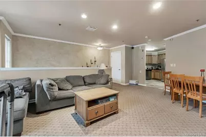 355 Old Tarrytown Road #404, White Plains, NY 10603 - Photo 5