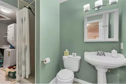 355 Old Tarrytown Road #404, White Plains, NY 10603 - Photo 11